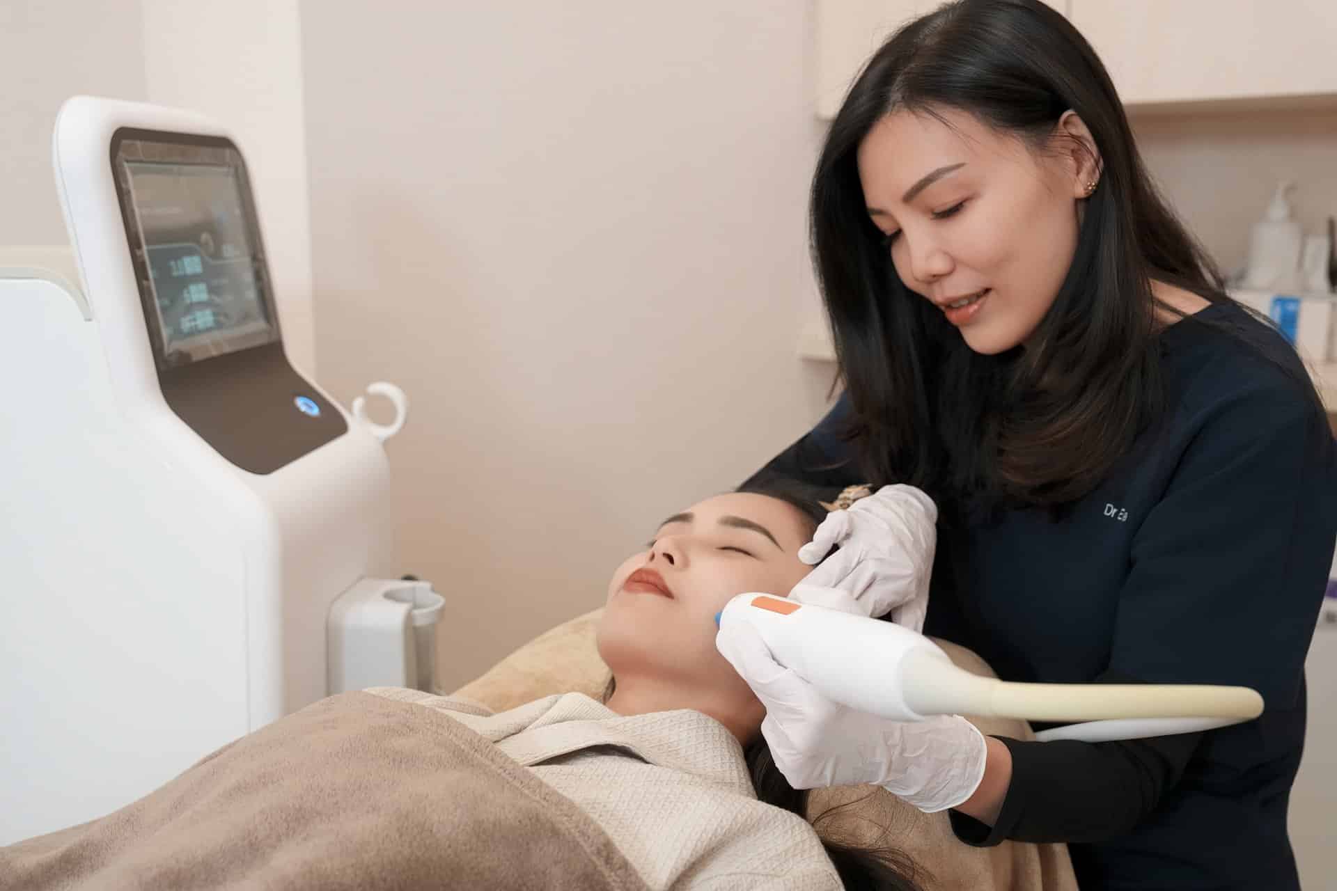 A Patient Undergoing K-Thermal Monopolar RF treatment with an Aesthetic treatment using K-Thermal Monopolar RF device to tighten skin.